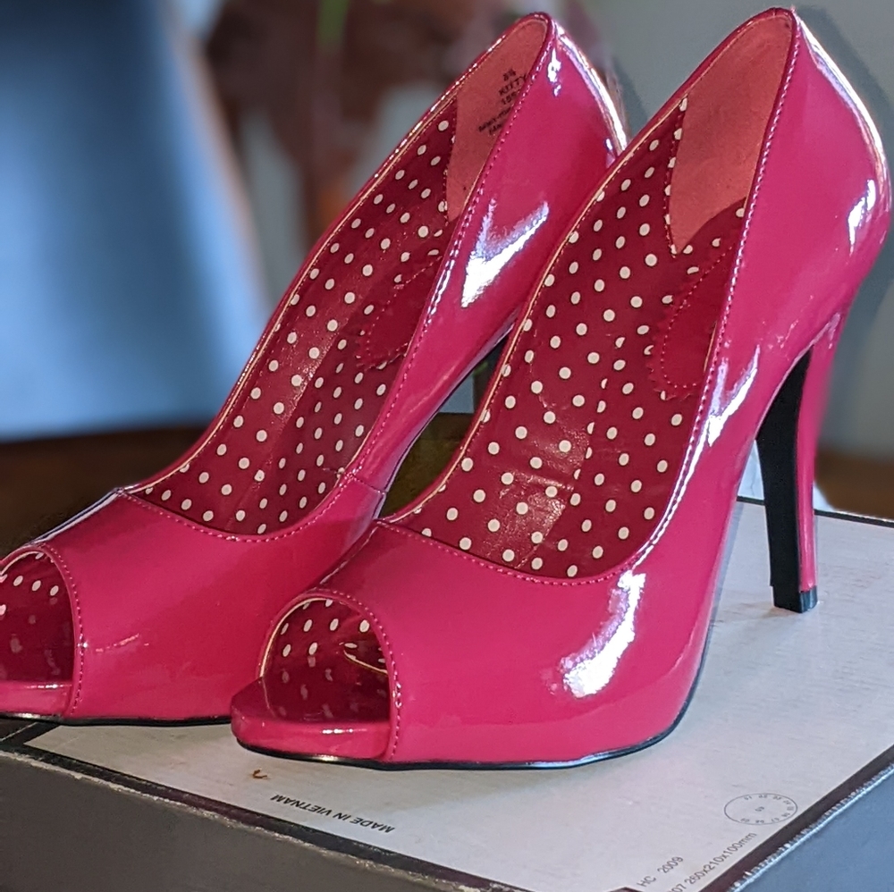 High heels, X-Appeal, size 8.5 , Fushia Pink